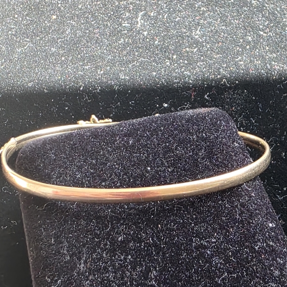 Vintage Hallmarked 10K Solid Yellow Gold Bracelet 21 Diamonds Bangle Cuff 40-80s - Picture 11 of 15